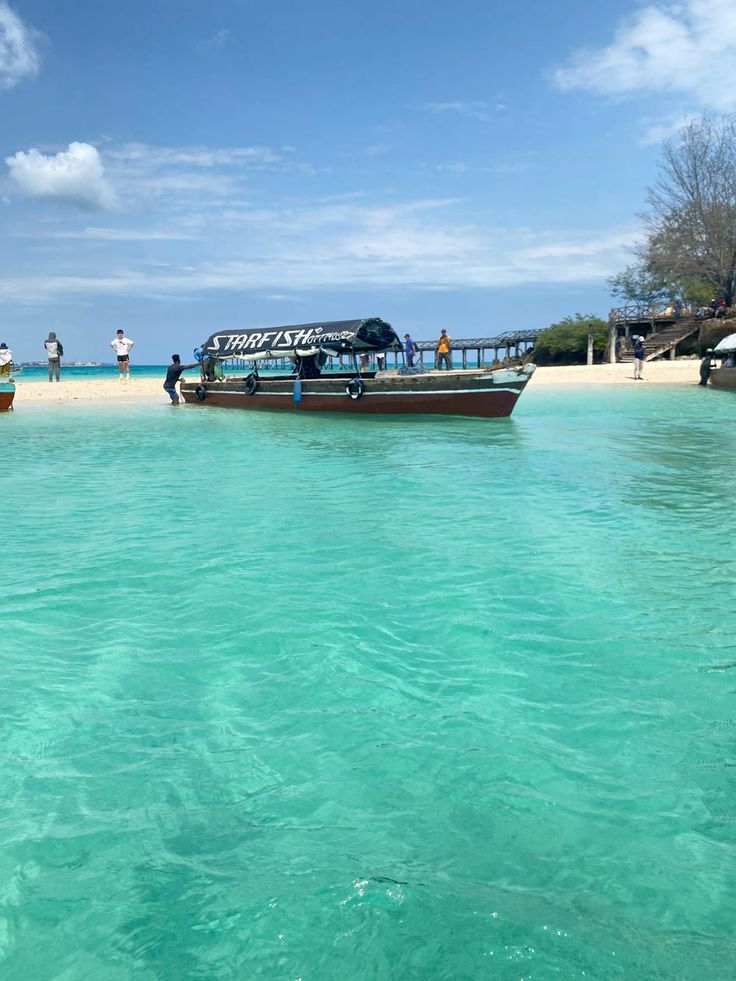 6-Day Beach and Safari Nyerere to Zanzibar Island
